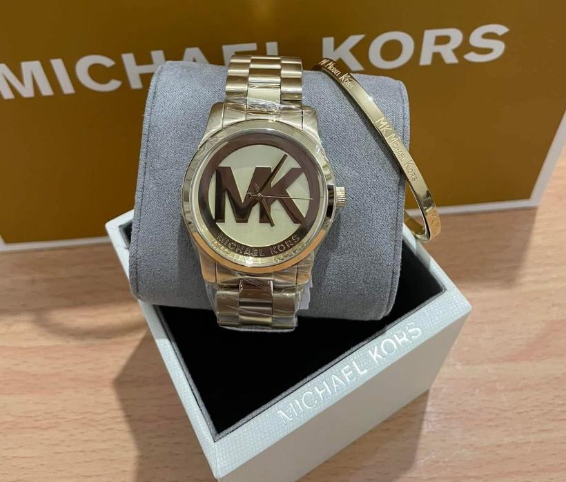 MICHAEL KORS RUNWAY GOLD -  TONE MK5786  ( WITH MK BANGLE )