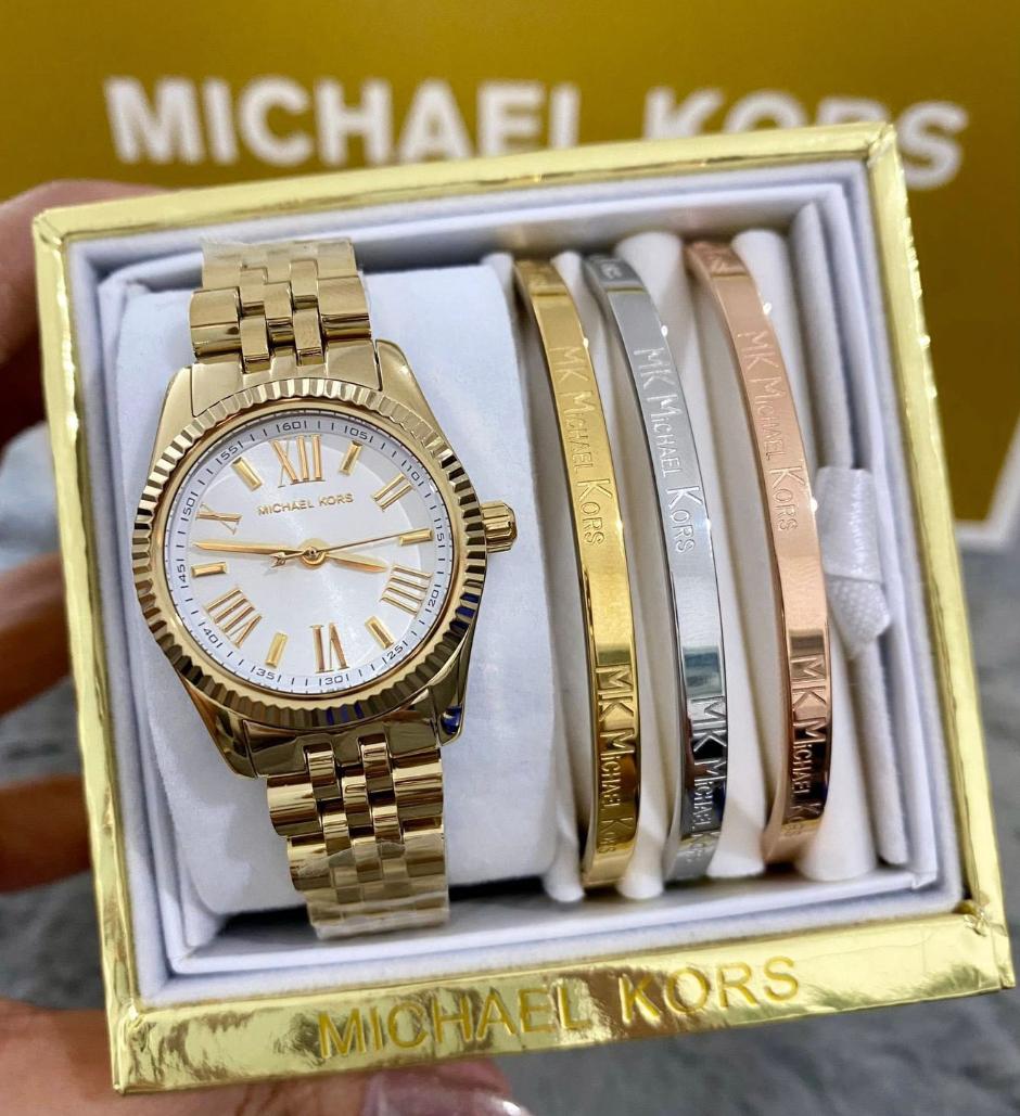 MICHAEL KORS QUARTZ STAINLESS STEEL WHITE DIAL ( Gift Set )